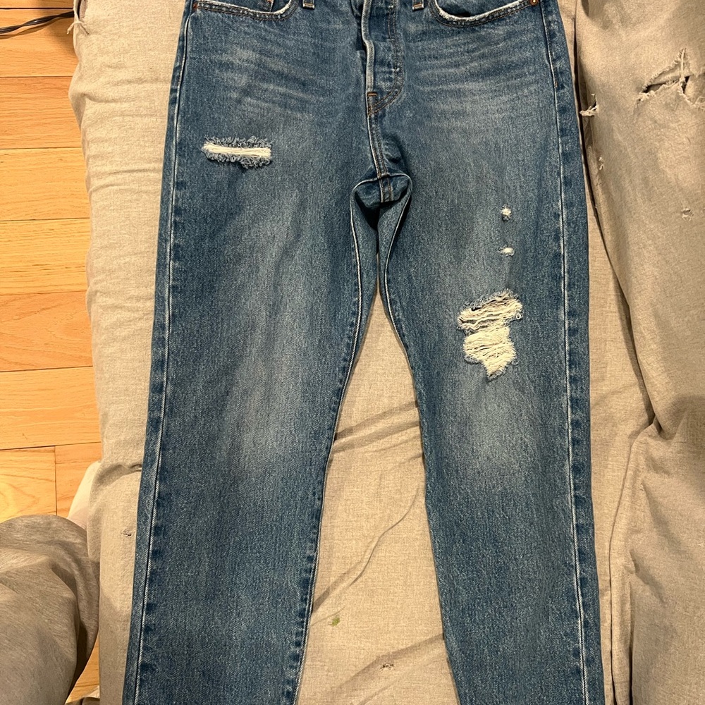 Levi's women’s  Distressed Denim Skinny Jeans
